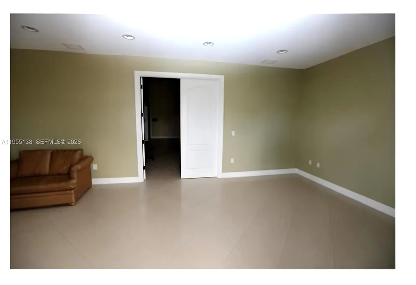 6135 Nw 167th St E19, Hialeah, Florida 33015, Hialeah, Florida 33015, ,Commercial Sale,For Sale,6135 Nw 167th St E19, Hialeah, Florida 33015,A11955138