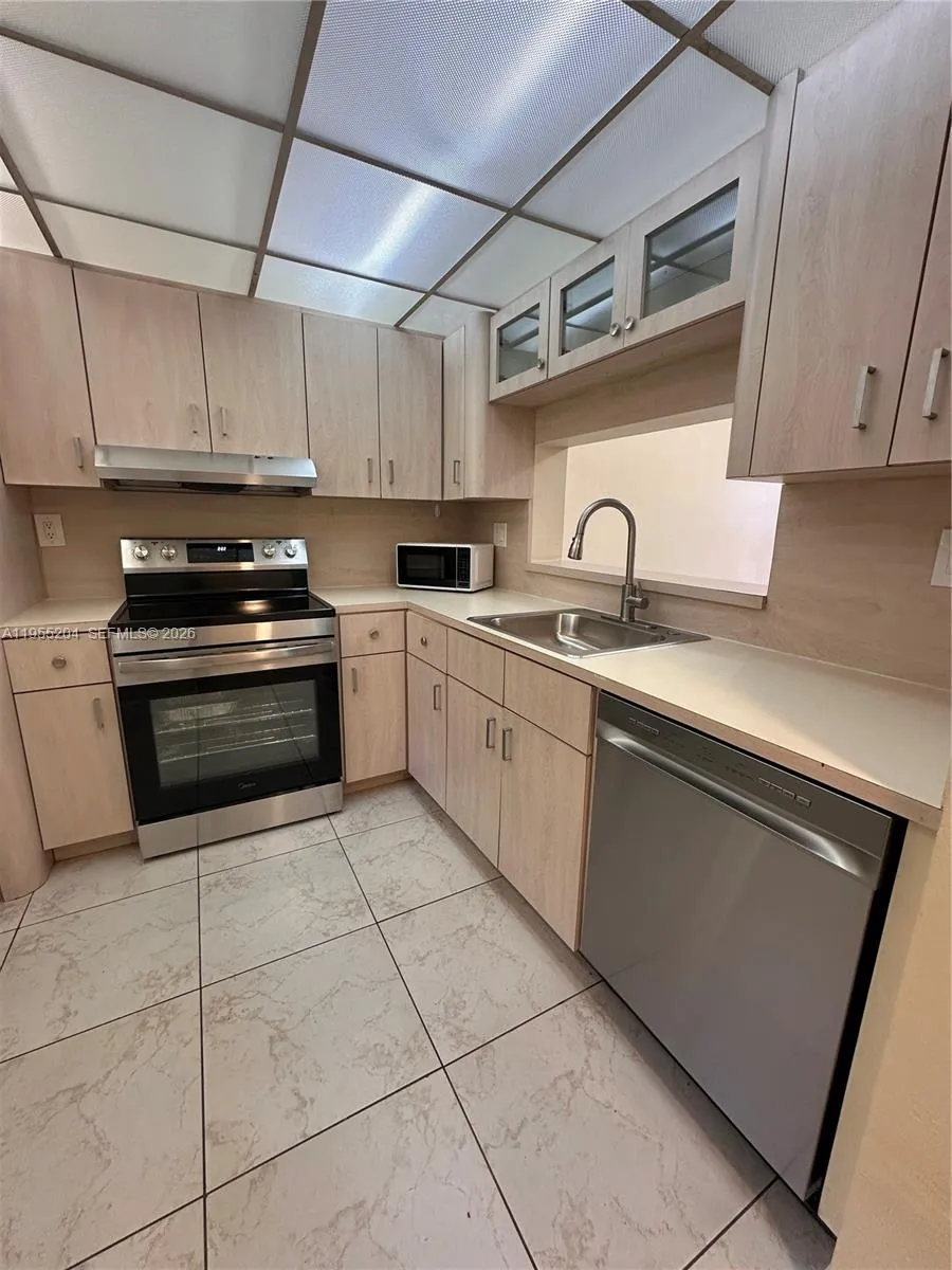 10875 Sw 112th Ave 104, Miami, Florida 33176, Miami, Florida 33176, 2 Bedrooms Bedrooms, ,2 BathroomsBathrooms,Residential Lease,For Rent,10875 Sw 112th Ave 104, Miami, Florida 33176,A11955204