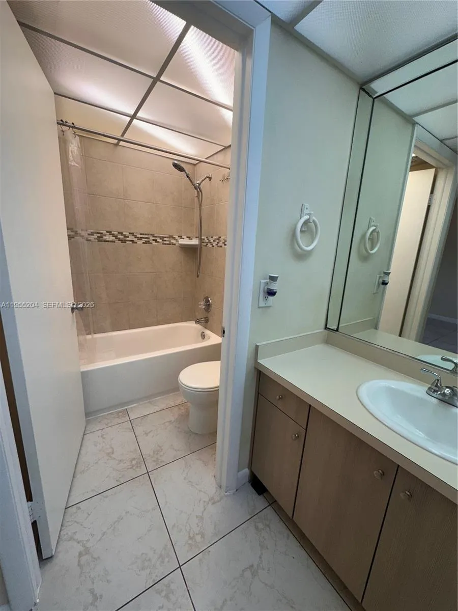 10875 Sw 112th Ave 104, Miami, Florida 33176, Miami, Florida 33176, 2 Bedrooms Bedrooms, ,2 BathroomsBathrooms,Residential Lease,For Rent,10875 Sw 112th Ave 104, Miami, Florida 33176,A11955204