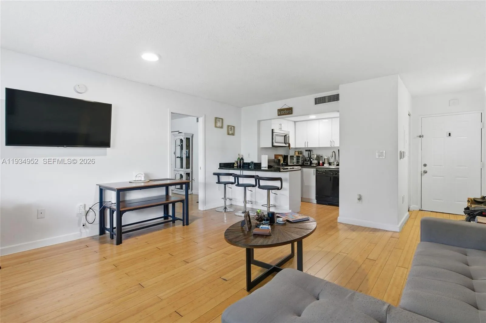 950 Nw 11th St 3b, Miami, Florida 33136, Miami, Florida 33136, 1 Bedroom Bedrooms, ,1 BathroomBathrooms,Residential,For Sale,950 Nw 11th St 3b, Miami, Florida 33136,A11934952