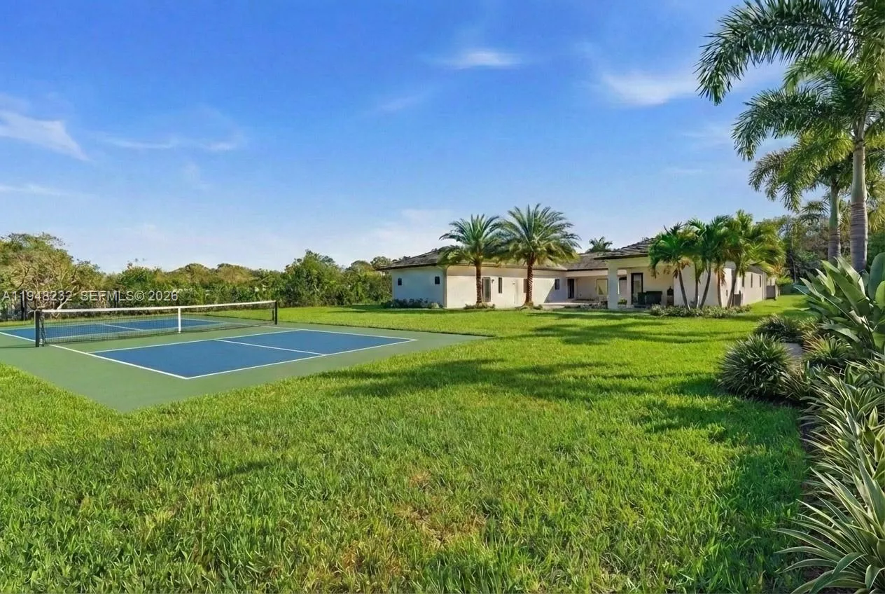 10005 Sw 66th St, Miami, Florida 33173, Miami, Florida 33173, 6 Bedrooms Bedrooms, ,7 BathroomsBathrooms,Residential,For Sale,10005 Sw 66th St, Miami, Florida 33173,A11948232