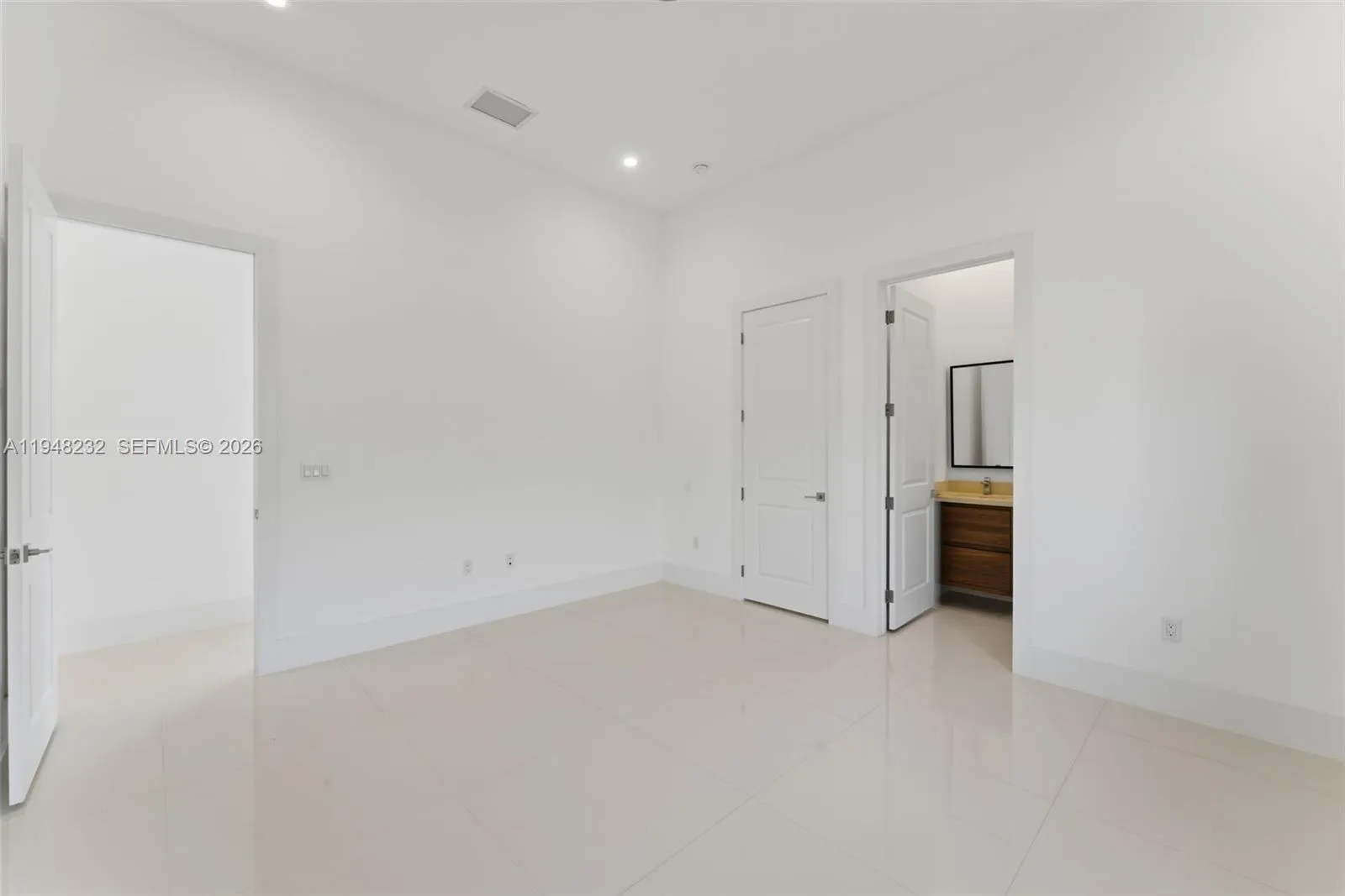 10005 Sw 66th St, Miami, Florida 33173, Miami, Florida 33173, 6 Bedrooms Bedrooms, ,7 BathroomsBathrooms,Residential,For Sale,10005 Sw 66th St, Miami, Florida 33173,A11948232