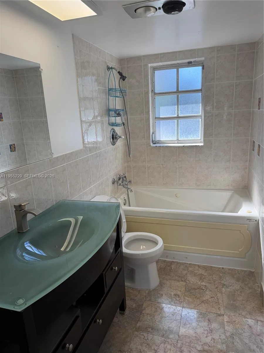 3115 N Palm Aire Dr 3115, Pompano Beach, Florida 3, Pompano Beach, Florida 33069, 3 Bedrooms Bedrooms, ,2 BathroomsBathrooms,Residential Lease,For Rent,3115 N Palm Aire Dr 3115, Pompano Beach, Florida 3,A11955229