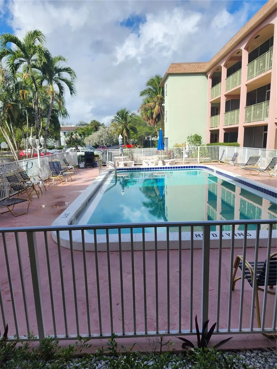 100 Se 6th Ave 107, Pompano Beach, Florida 33060, Pompano Beach, Florida 33060, 2 Bedrooms Bedrooms, ,2 BathroomsBathrooms,Residential Lease,For Rent,100 Se 6th Ave 107, Pompano Beach, Florida 33060,A11953493