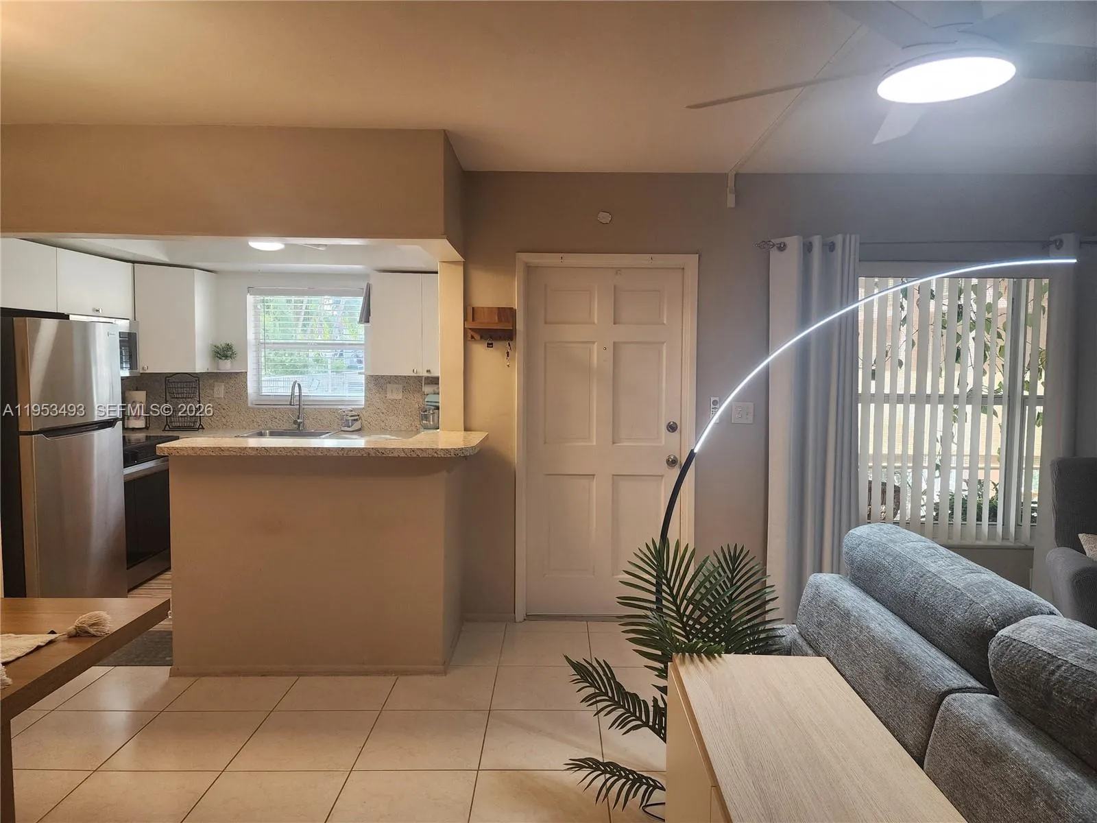 100 Se 6th Ave 107, Pompano Beach, Florida 33060, Pompano Beach, Florida 33060, 2 Bedrooms Bedrooms, ,2 BathroomsBathrooms,Residential Lease,For Rent,100 Se 6th Ave 107, Pompano Beach, Florida 33060,A11953493