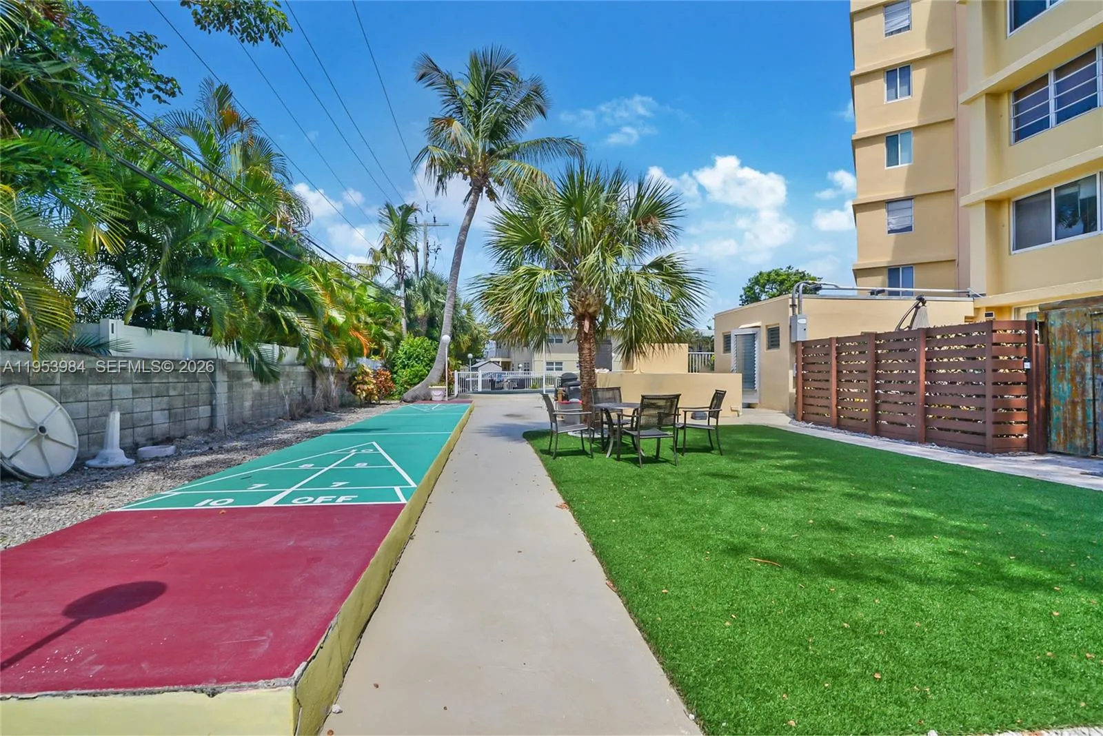 2400 Ne 9th St 201, Fort Lauderdale, Florida 33304, Fort Lauderdale, Florida 33304, 2 Bedrooms Bedrooms, ,1 BathroomBathrooms,Residential,For Sale,2400 Ne 9th St 201, Fort Lauderdale, Florida 33304,A11953984