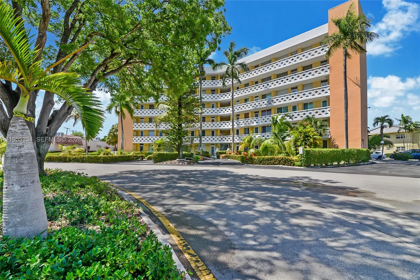2400 Ne 9th St 201, Fort Lauderdale, Florida 33304, Fort Lauderdale, Florida 33304, 2 Bedrooms Bedrooms, ,1 BathroomBathrooms,Residential,For Sale,2400 Ne 9th St 201, Fort Lauderdale, Florida 33304,A11953984