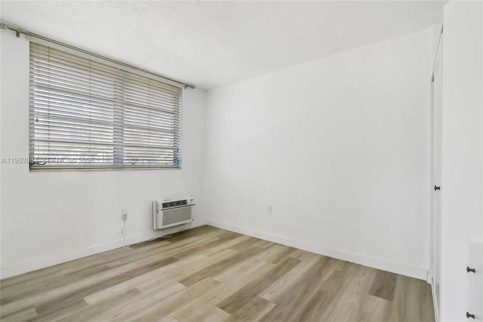 2400 Ne 9th St 201, Fort Lauderdale, Florida 33304, Fort Lauderdale, Florida 33304, 2 Bedrooms Bedrooms, ,1 BathroomBathrooms,Residential,For Sale,2400 Ne 9th St 201, Fort Lauderdale, Florida 33304,A11953984