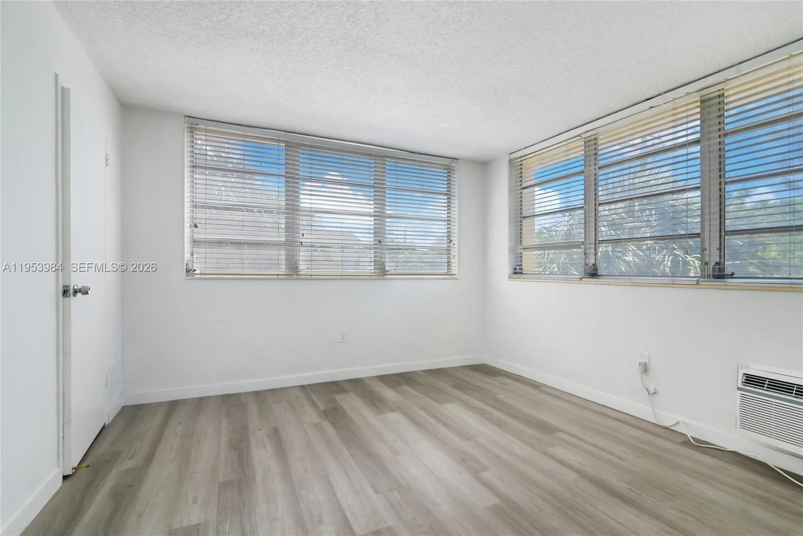 2400 Ne 9th St 201, Fort Lauderdale, Florida 33304, Fort Lauderdale, Florida 33304, 2 Bedrooms Bedrooms, ,1 BathroomBathrooms,Residential,For Sale,2400 Ne 9th St 201, Fort Lauderdale, Florida 33304,A11953984