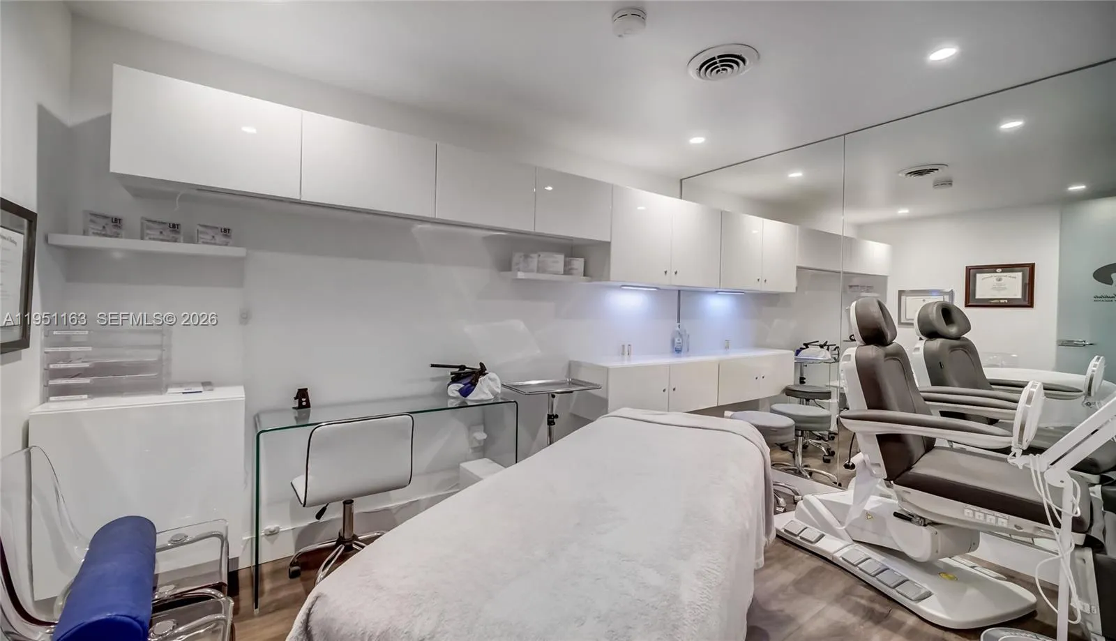 260 Crandon Blvd E18, Key Biscayne, Florida 33149, Key Biscayne, Florida 33149, ,Commercial Sale,For Sale,260 Crandon Blvd E18, Key Biscayne, Florida 33149,A11951163