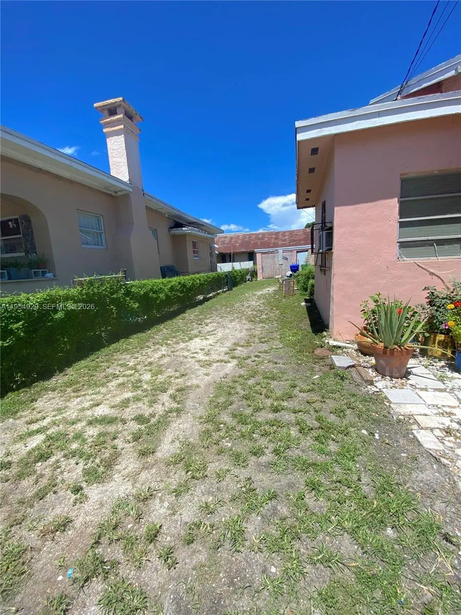 114 Nw 10th Ave, Miami, Florida 33128, Miami, Florida 33128, ,Residential Income,For Sale,114 Nw 10th Ave, Miami, Florida 33128,A11954929