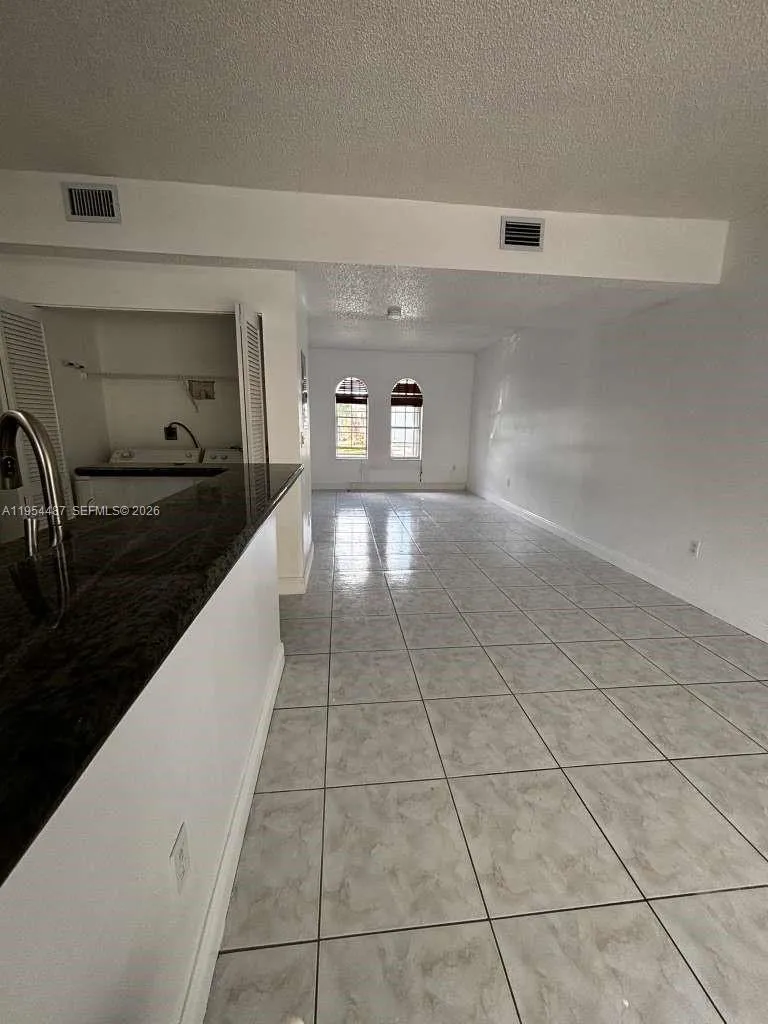 5200 Nw 109th Ave 5, Doral, Florida 33178, Doral, Florida 33178, 2 Bedrooms Bedrooms, ,2 BathroomsBathrooms,Residential,For Sale,5200 Nw 109th Ave 5, Doral, Florida 33178,A11954487