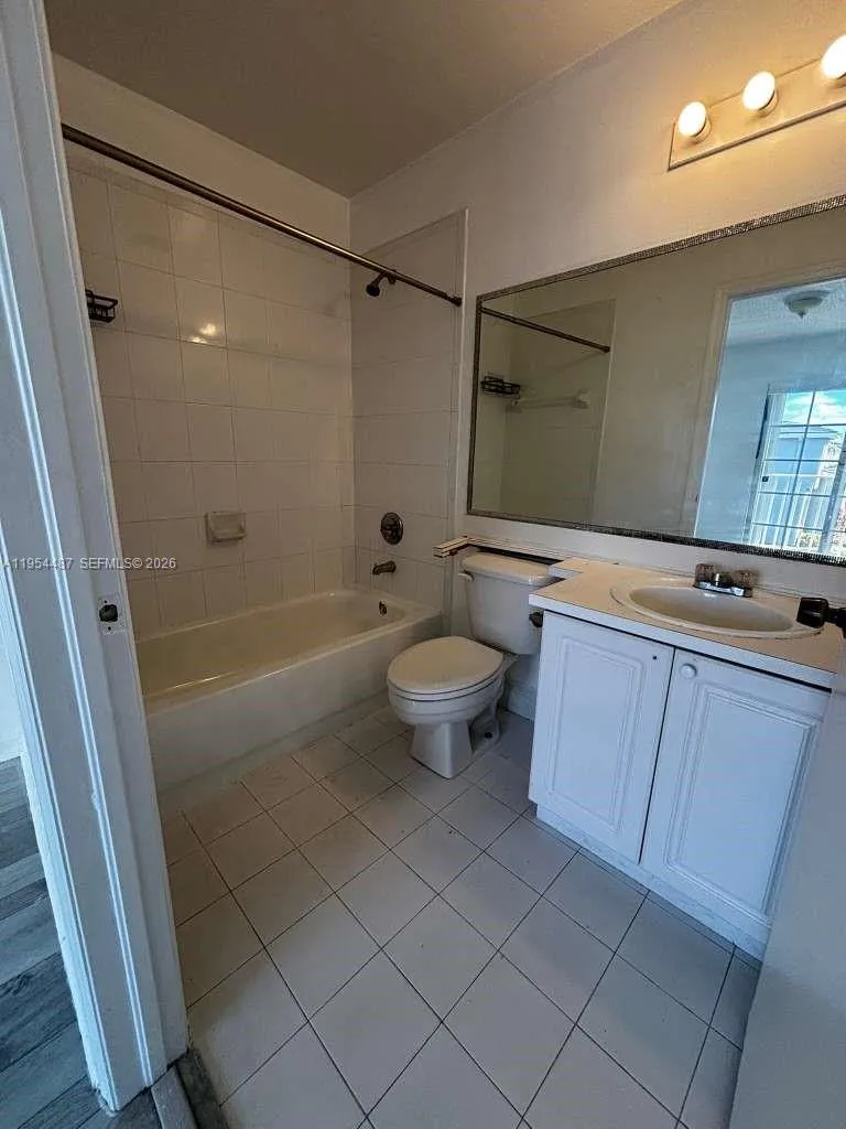 5200 Nw 109th Ave 5, Doral, Florida 33178, Doral, Florida 33178, 2 Bedrooms Bedrooms, ,2 BathroomsBathrooms,Residential,For Sale,5200 Nw 109th Ave 5, Doral, Florida 33178,A11954487