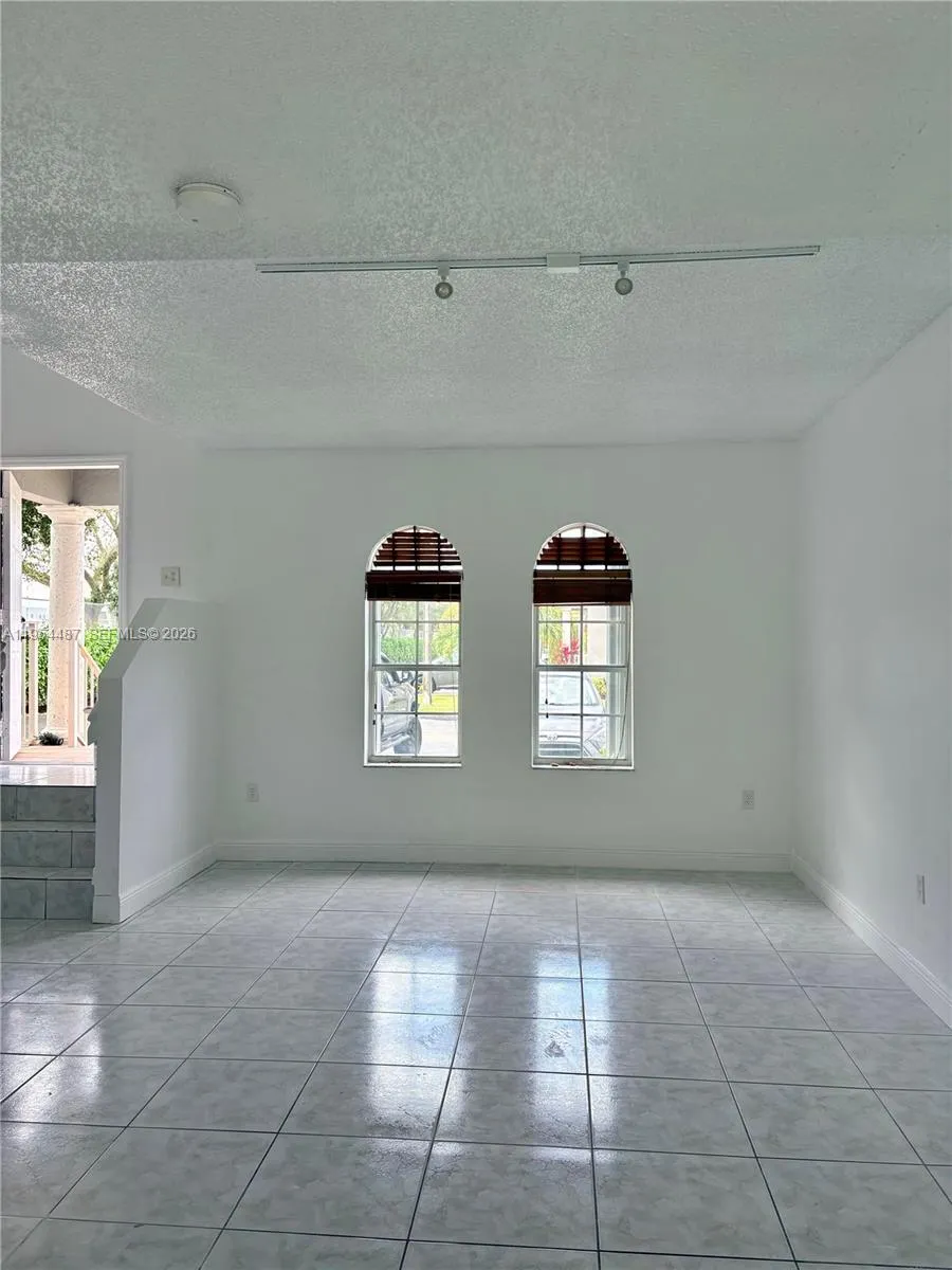 5200 Nw 109th Ave 5, Doral, Florida 33178, Doral, Florida 33178, 2 Bedrooms Bedrooms, ,2 BathroomsBathrooms,Residential,For Sale,5200 Nw 109th Ave 5, Doral, Florida 33178,A11954487