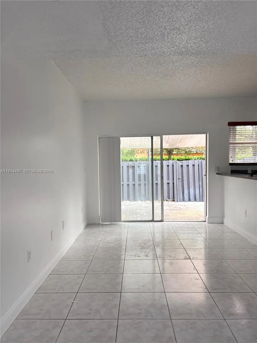 5200 Nw 109th Ave 5, Doral, Florida 33178, Doral, Florida 33178, 2 Bedrooms Bedrooms, ,2 BathroomsBathrooms,Residential,For Sale,5200 Nw 109th Ave 5, Doral, Florida 33178,A11954487