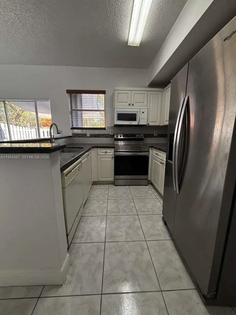 5200 Nw 109th Ave 5, Doral, Florida 33178, Doral, Florida 33178, 2 Bedrooms Bedrooms, ,2 BathroomsBathrooms,Residential,For Sale,5200 Nw 109th Ave 5, Doral, Florida 33178,A11954487