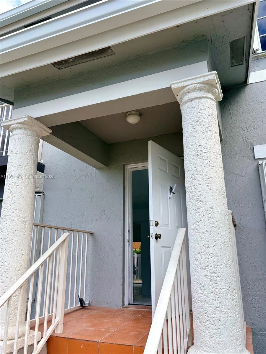 5200 Nw 109th Ave 5, Doral, Florida 33178, Doral, Florida 33178, 2 Bedrooms Bedrooms, ,2 BathroomsBathrooms,Residential,For Sale,5200 Nw 109th Ave 5, Doral, Florida 33178,A11954487