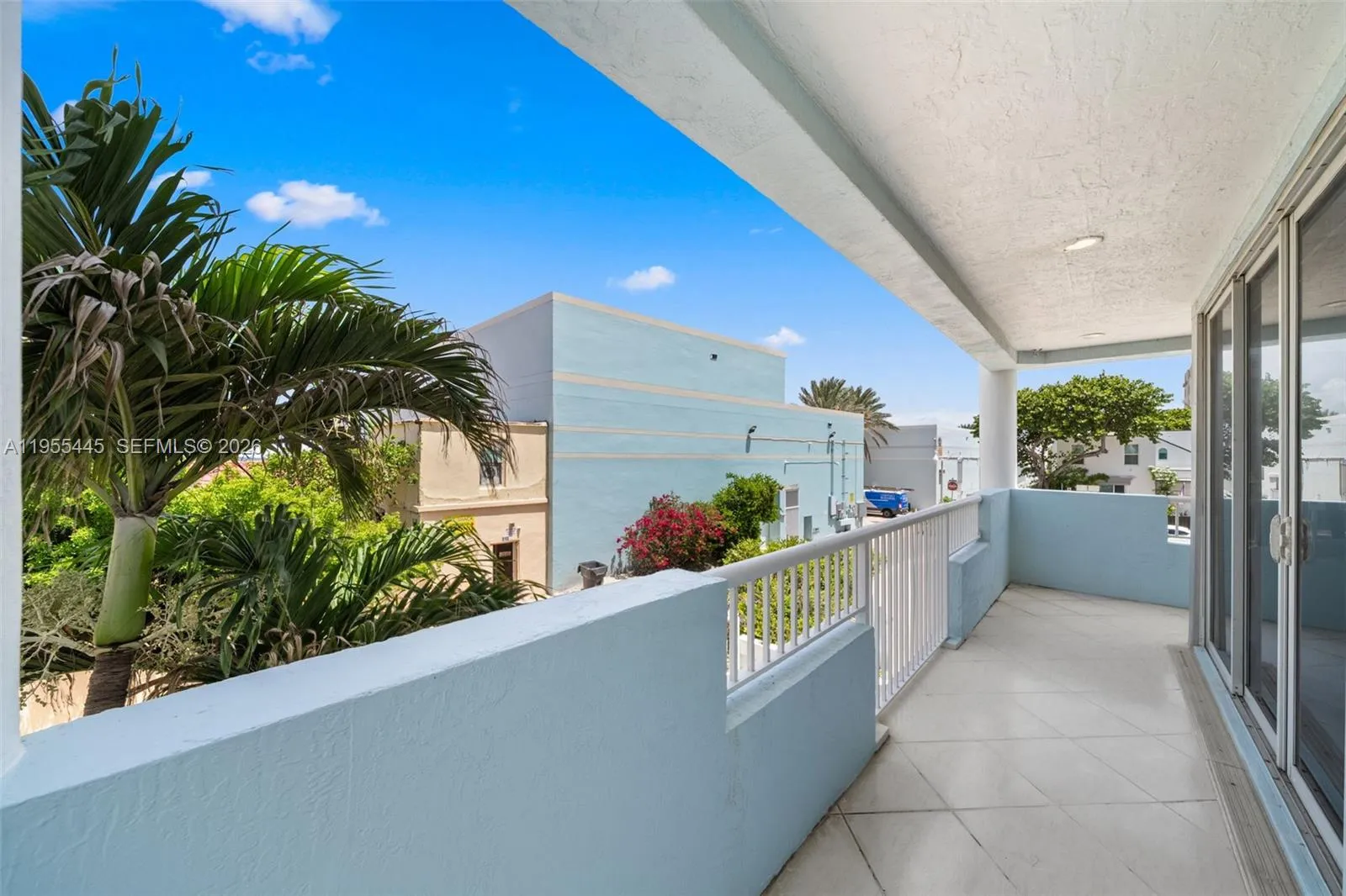 311 N Surf Rd, Hollywood, Florida 33019, Hollywood, Florida 33019, 2 Bedrooms Bedrooms, ,2 BathroomsBathrooms,Residential,For Sale,311 N Surf Rd, Hollywood, Florida 33019,A11955445