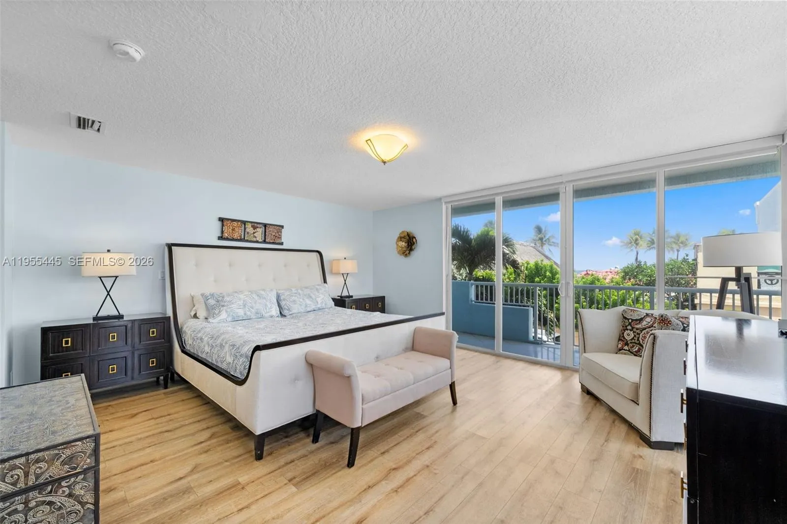 311 N Surf Rd, Hollywood, Florida 33019, Hollywood, Florida 33019, 2 Bedrooms Bedrooms, ,2 BathroomsBathrooms,Residential,For Sale,311 N Surf Rd, Hollywood, Florida 33019,A11955445