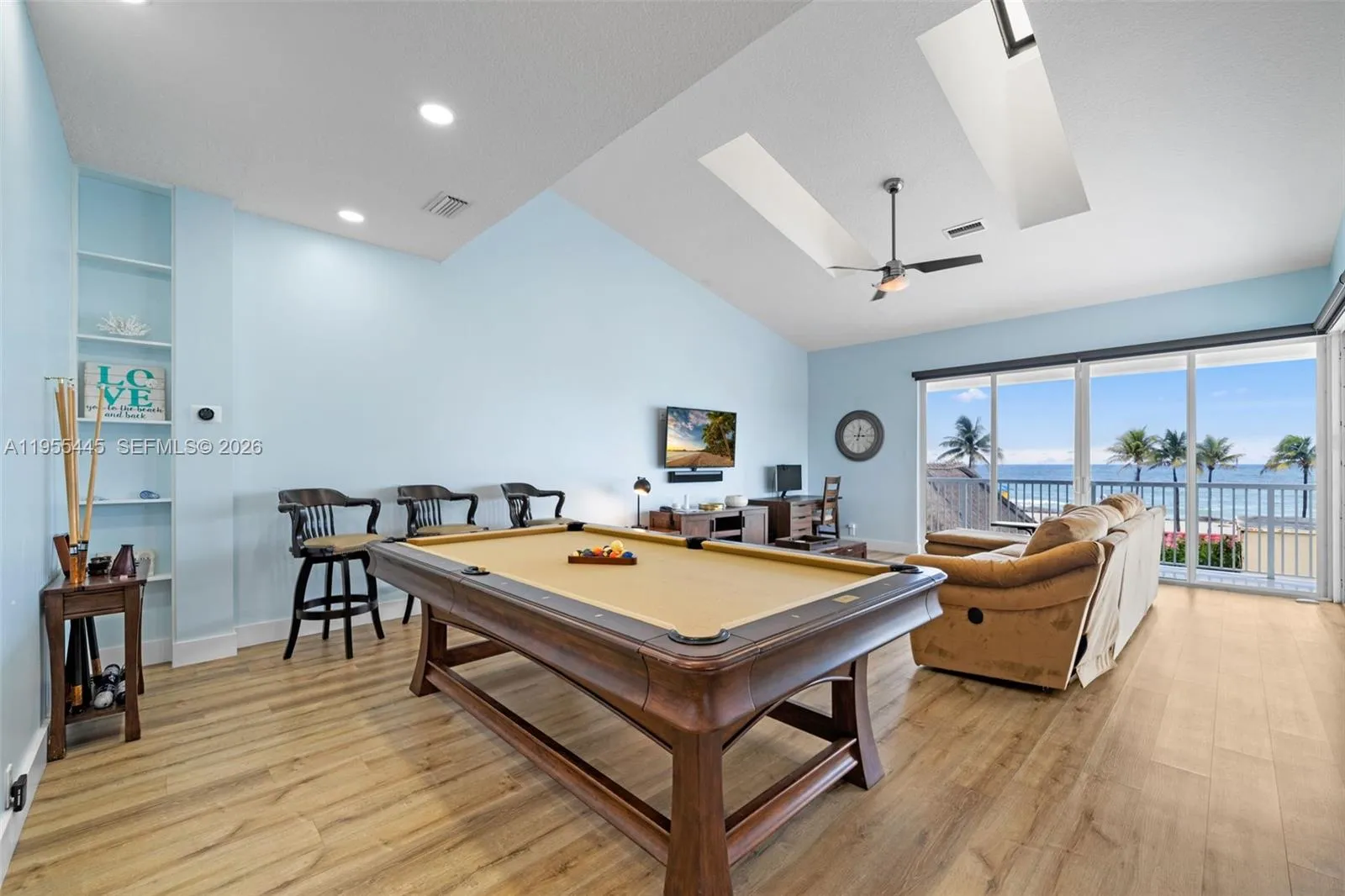 311 N Surf Rd, Hollywood, Florida 33019, Hollywood, Florida 33019, 2 Bedrooms Bedrooms, ,2 BathroomsBathrooms,Residential,For Sale,311 N Surf Rd, Hollywood, Florida 33019,A11955445