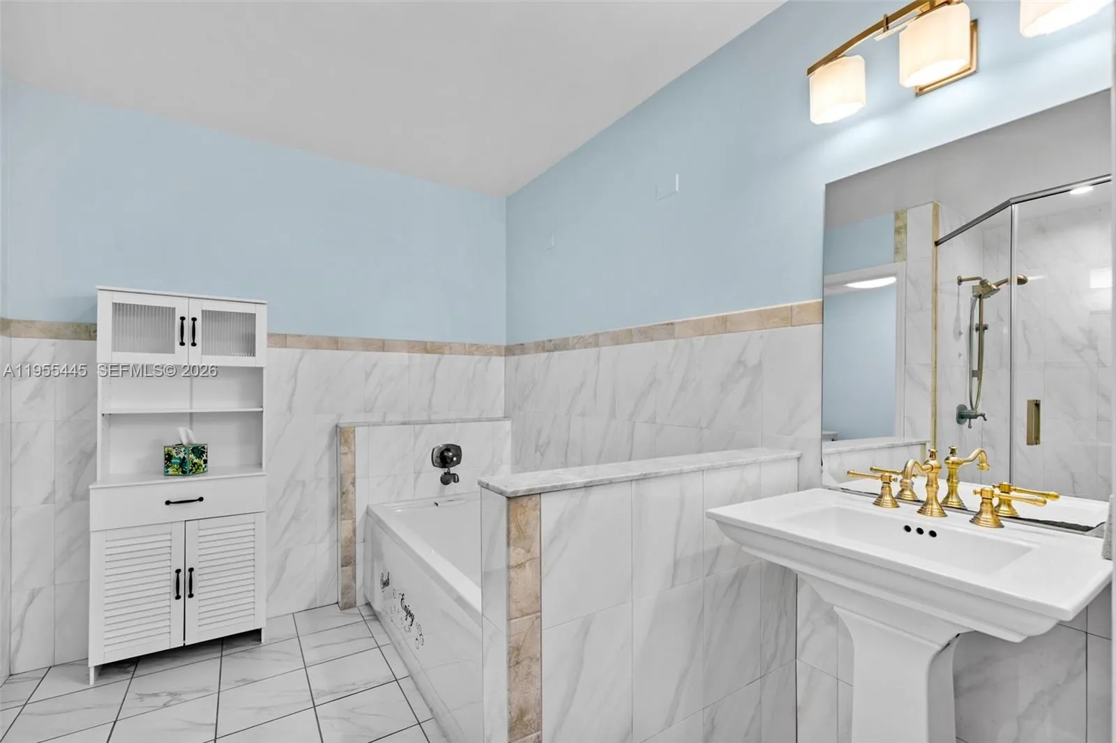 311 N Surf Rd, Hollywood, Florida 33019, Hollywood, Florida 33019, 2 Bedrooms Bedrooms, ,2 BathroomsBathrooms,Residential,For Sale,311 N Surf Rd, Hollywood, Florida 33019,A11955445