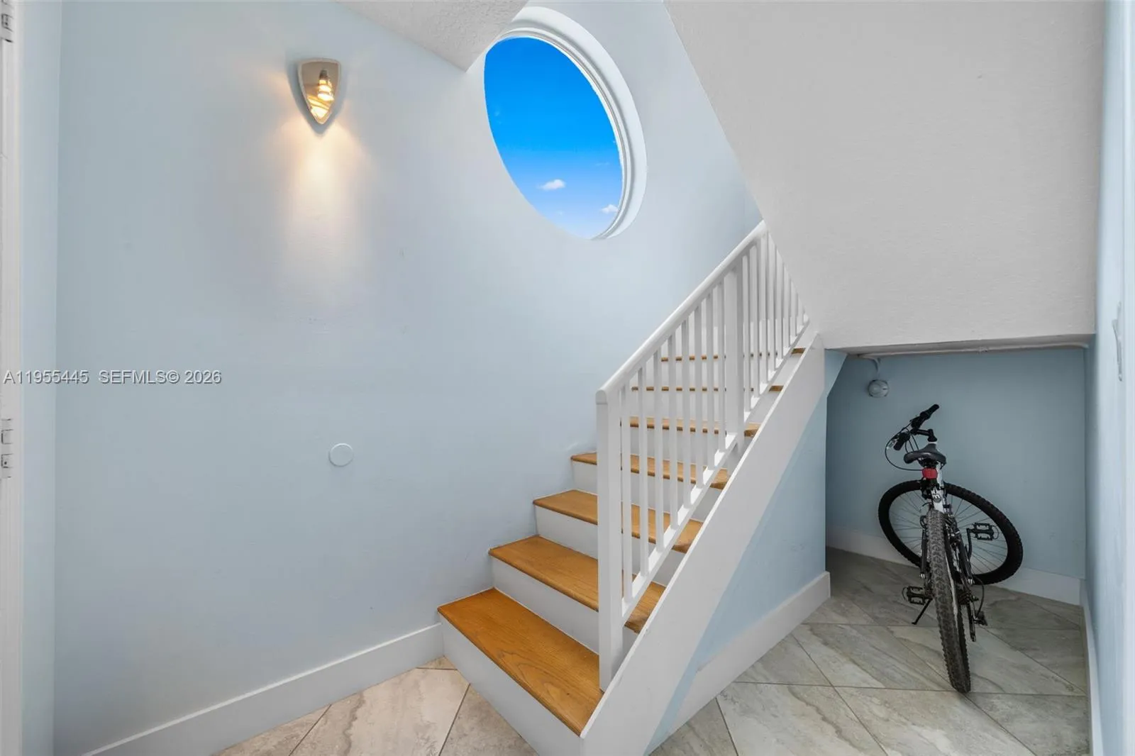 311 N Surf Rd, Hollywood, Florida 33019, Hollywood, Florida 33019, 2 Bedrooms Bedrooms, ,2 BathroomsBathrooms,Residential,For Sale,311 N Surf Rd, Hollywood, Florida 33019,A11955445