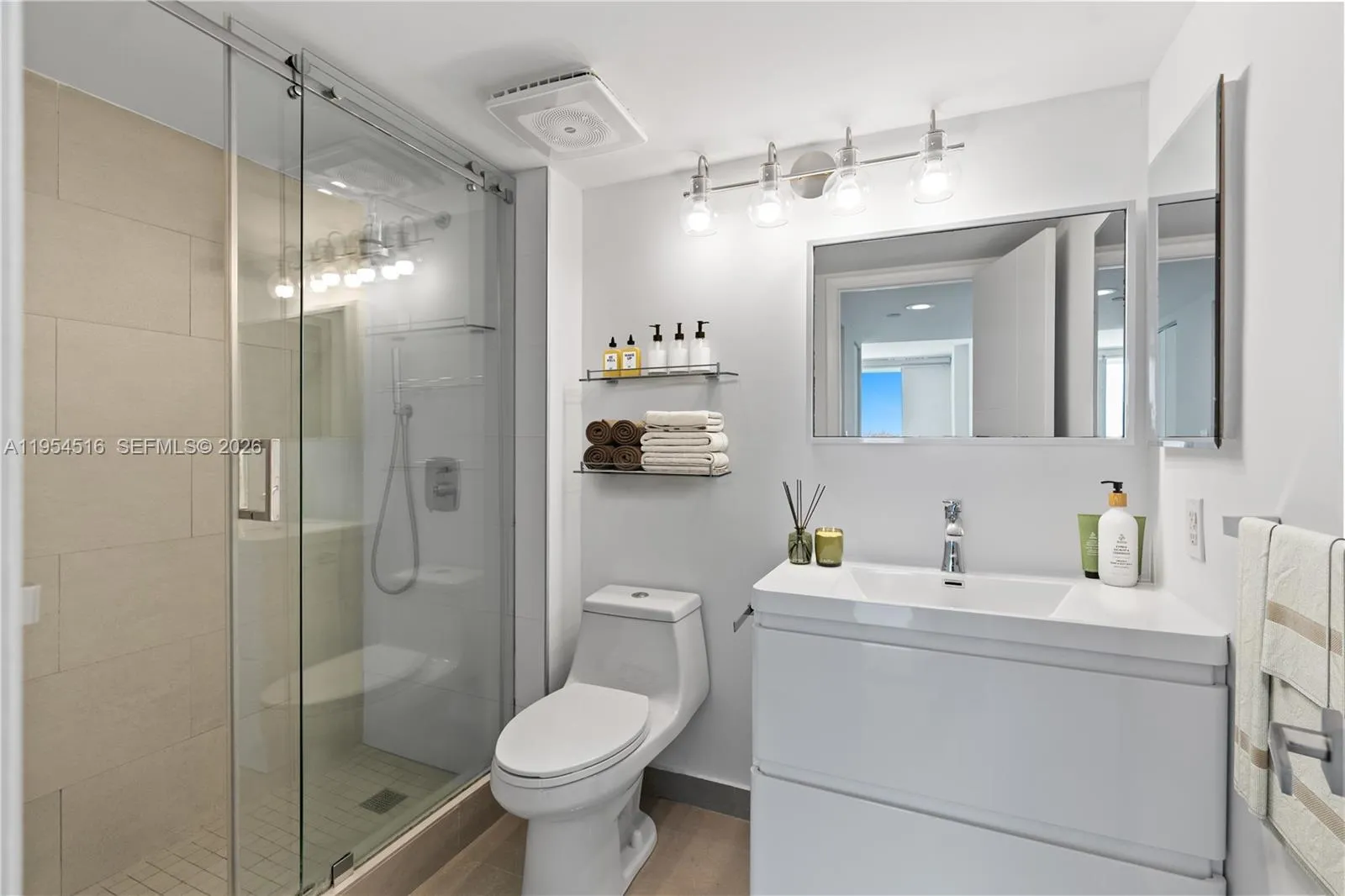 Miami Beach, Florida 33139, Miami Beach, Florida 33139, 1 Bedroom Bedrooms, ,1 BathroomBathrooms,Residential,For Sale, Miami Beach, Florida 33139,A11954516