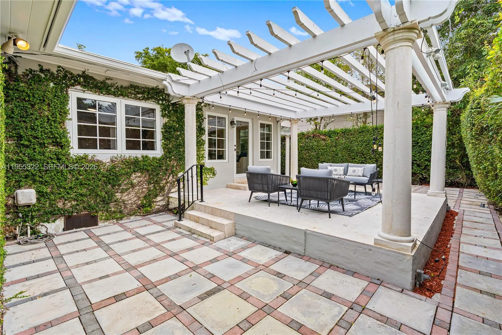 4705 Alhambra Cir, Coral Gables, Florida 33146, Coral Gables, Florida 33146, 4 Bedrooms Bedrooms, ,3 BathroomsBathrooms,Residential,For Sale,4705 Alhambra Cir, Coral Gables, Florida 33146,A11955322