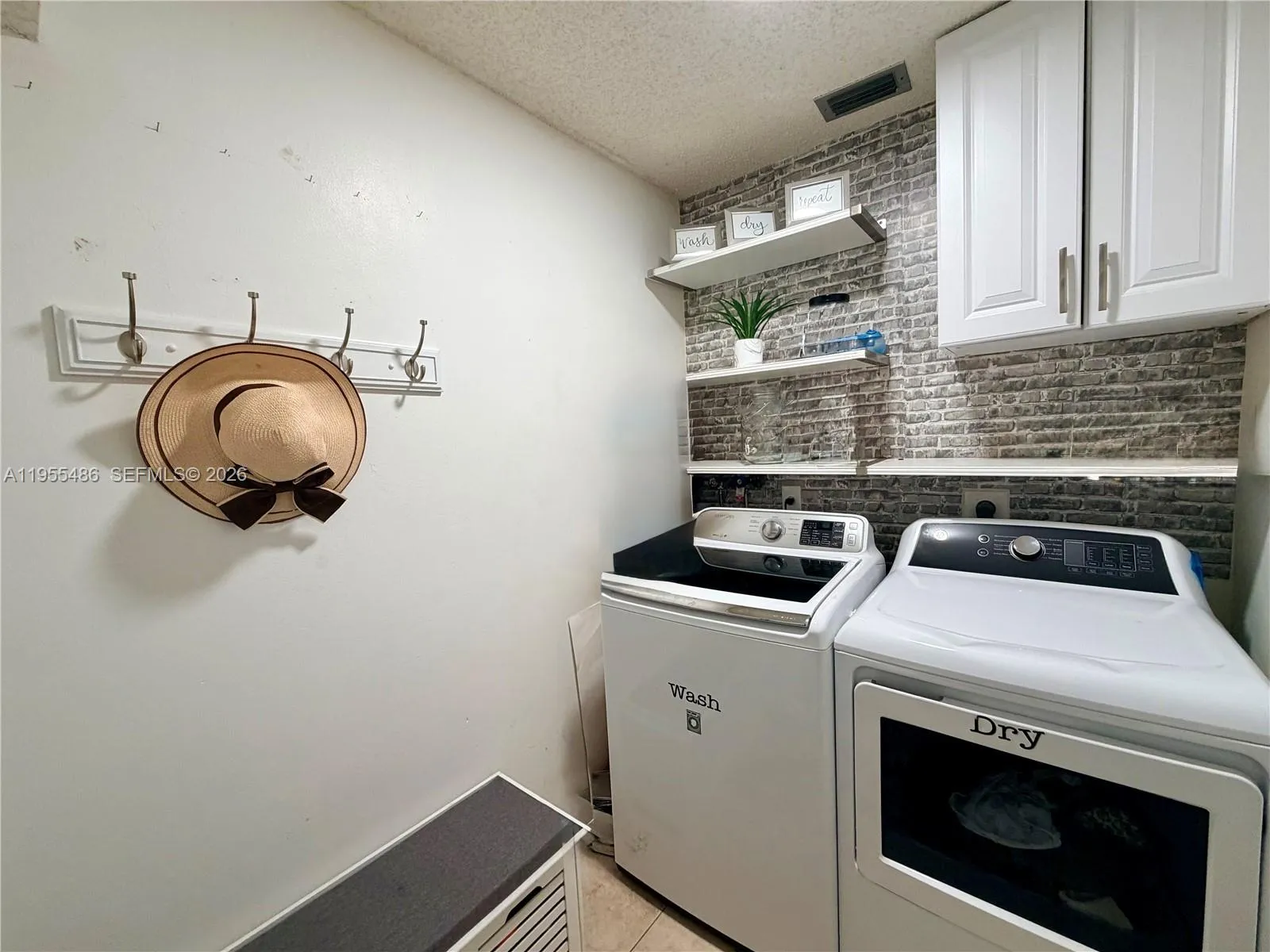 2865 Begonia Way 0, Cooper City, Florida 33026, Cooper City, Florida 33026, 4 Bedrooms Bedrooms, ,3 BathroomsBathrooms,Residential Lease,For Rent,2865 Begonia Way 0, Cooper City, Florida 33026,A11955486