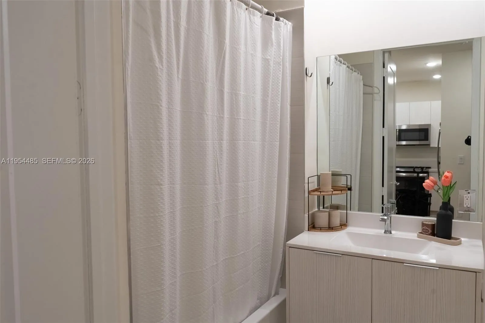 10229 Nw 64th Ter 301, Doral, Florida 33178, Doral, Florida 33178, 3 Bedrooms Bedrooms, ,2 BathroomsBathrooms,Residential Lease,For Rent,10229 Nw 64th Ter 301, Doral, Florida 33178,A11954485