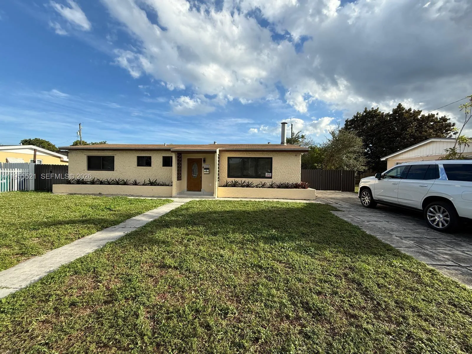 1270 North Dr, Miami, Florida 33179, Miami, Florida 33179, 5 Bedrooms Bedrooms, ,4 BathroomsBathrooms,Residential,For Sale,1270 North Dr, Miami, Florida 33179,A11955521