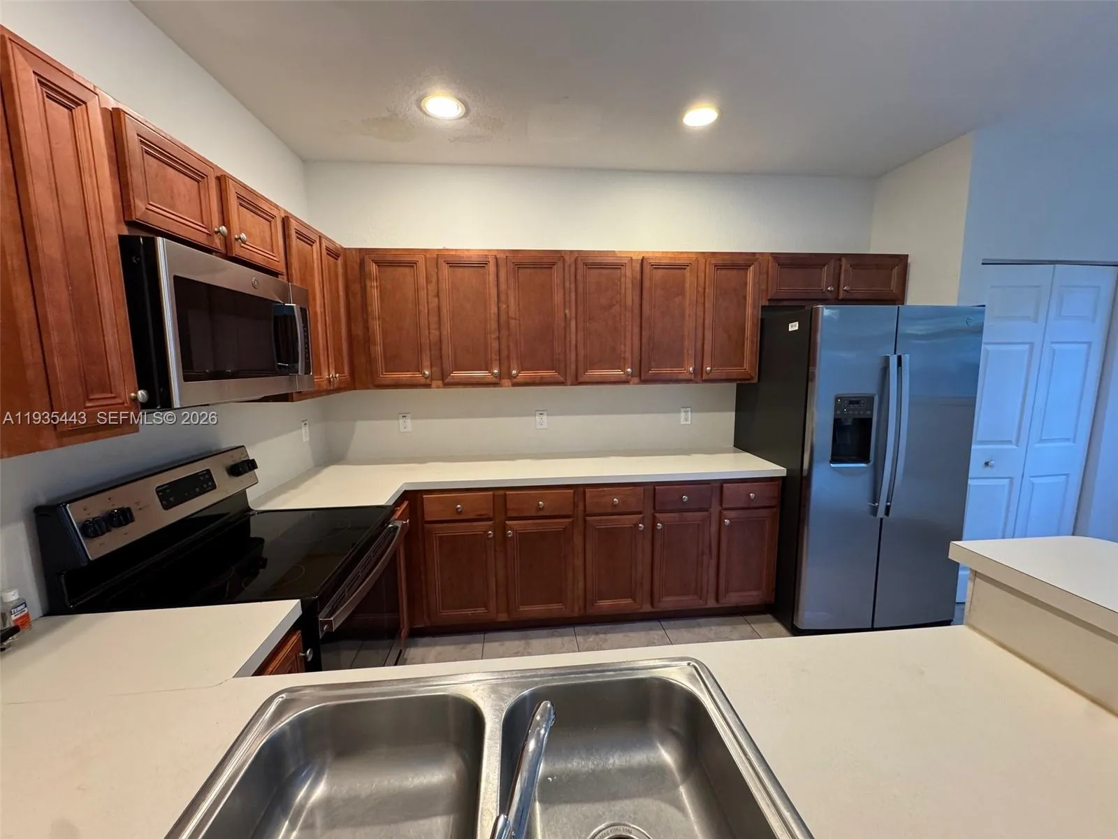 1027 Ne 207th St 1027, Miami, Florida 33179, Miami, Florida 33179, 3 Bedrooms Bedrooms, ,2 BathroomsBathrooms,Residential,For Sale,1027 Ne 207th St 1027, Miami, Florida 33179,A11935443