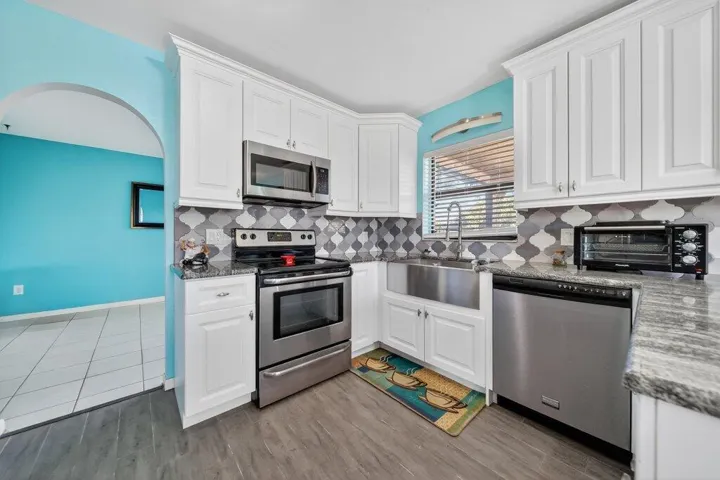 kitchen1.jpg-SMALL