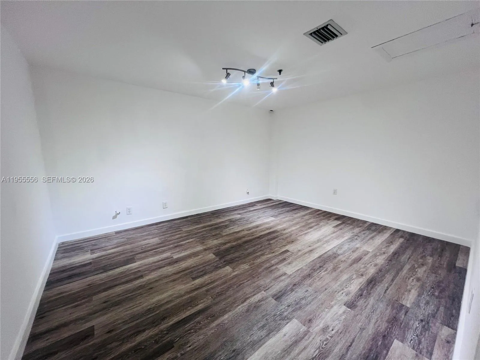 7500 Nw 25th St 256, Miami, Florida 33122, Miami, Florida 33122, ,Commercial Sale,For Sale,7500 Nw 25th St 256, Miami, Florida 33122,A11955556