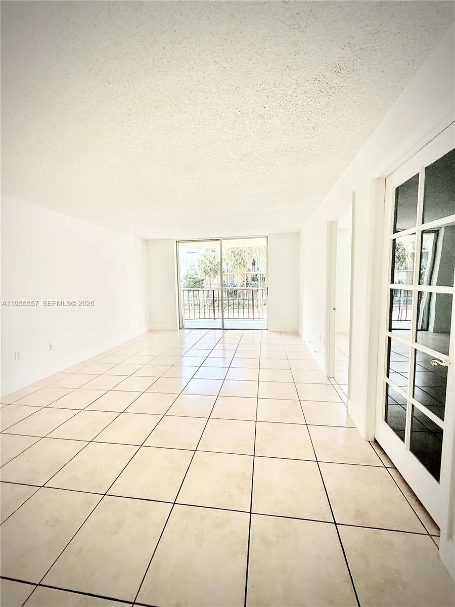 9310 Fontainebleau Blvd 203, Miami, Florida 33172, Miami, Florida 33172, 1 Bedroom Bedrooms, ,1 BathroomBathrooms,Residential,For Sale,9310 Fontainebleau Blvd 203, Miami, Florida 33172,A11955557