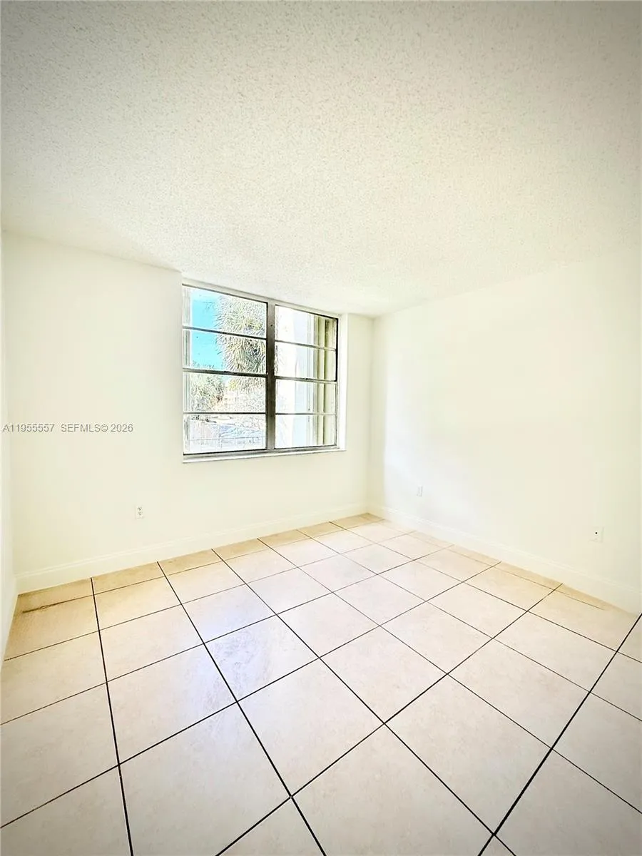 9310 Fontainebleau Blvd 203, Miami, Florida 33172, Miami, Florida 33172, 1 Bedroom Bedrooms, ,1 BathroomBathrooms,Residential,For Sale,9310 Fontainebleau Blvd 203, Miami, Florida 33172,A11955557
