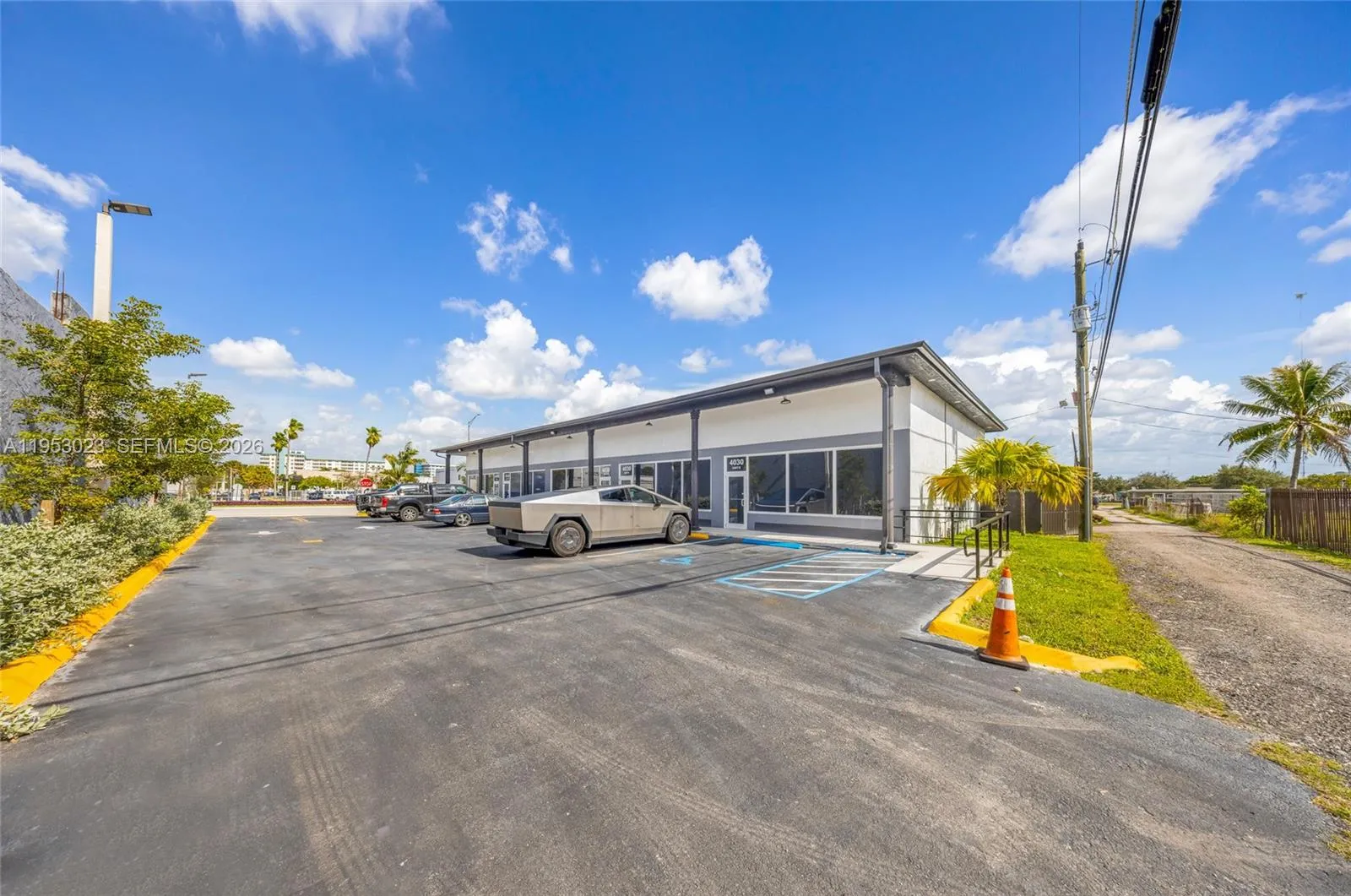 4030 Pembroke Rd, Hollywood, Florida 33021, Hollywood, Florida 33021, ,Commercial Sale,For Sale,4030 Pembroke Rd, Hollywood, Florida 33021,A11953023