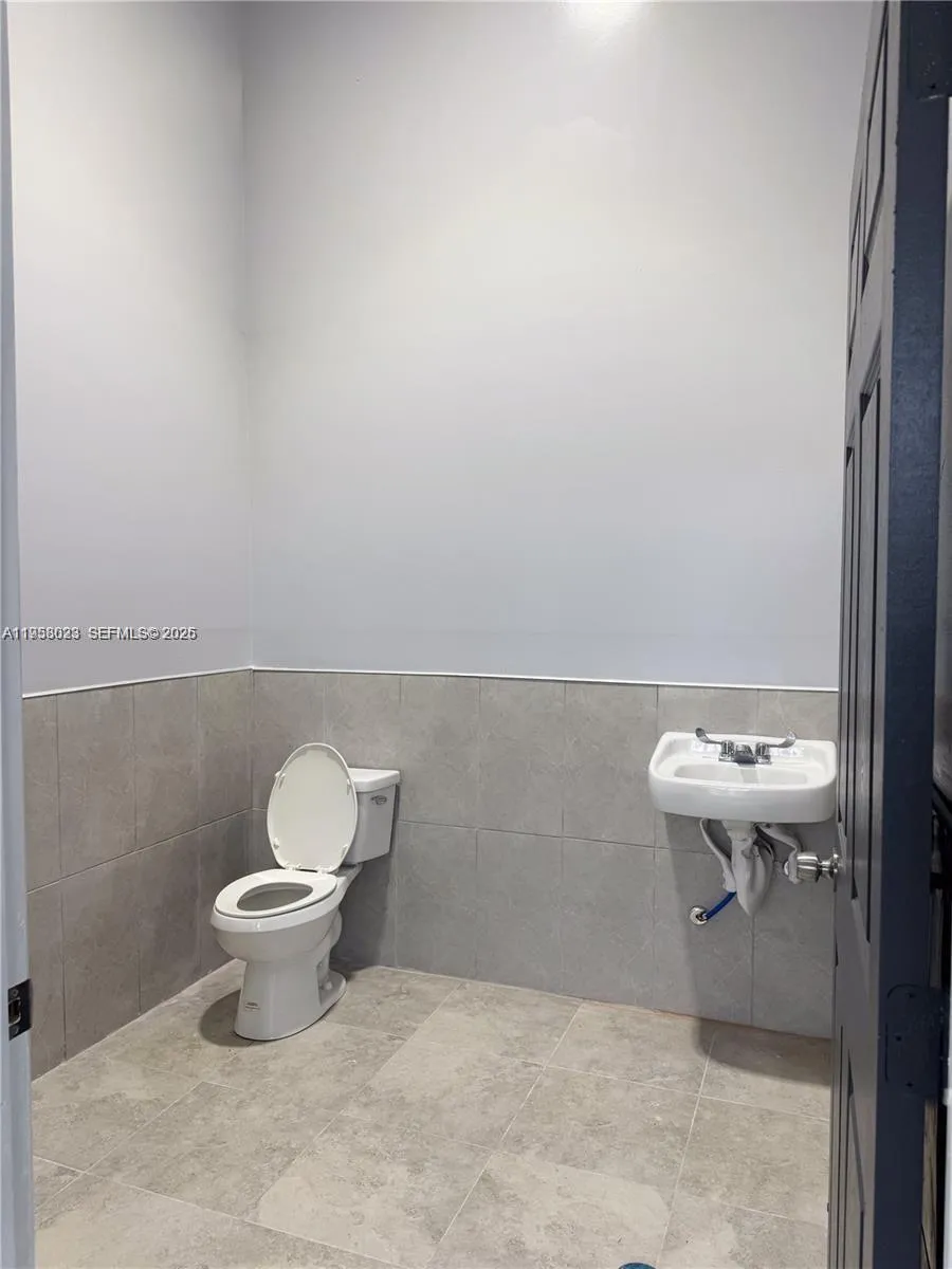 4030 Pembroke Rd, Hollywood, Florida 33021, Hollywood, Florida 33021, ,Commercial Sale,For Sale,4030 Pembroke Rd, Hollywood, Florida 33021,A11953023