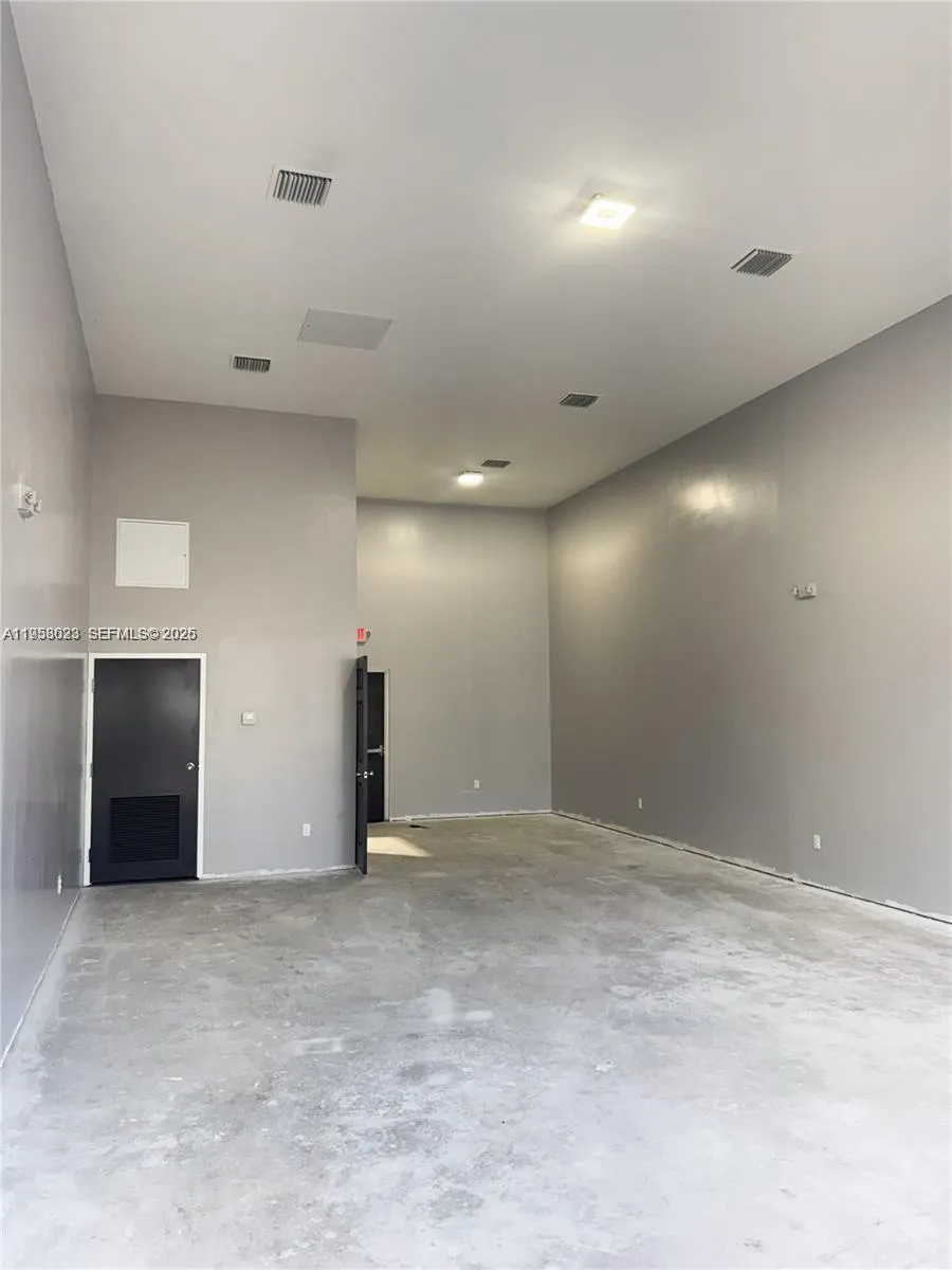 4030 Pembroke Rd, Hollywood, Florida 33021, Hollywood, Florida 33021, ,Commercial Sale,For Sale,4030 Pembroke Rd, Hollywood, Florida 33021,A11953023