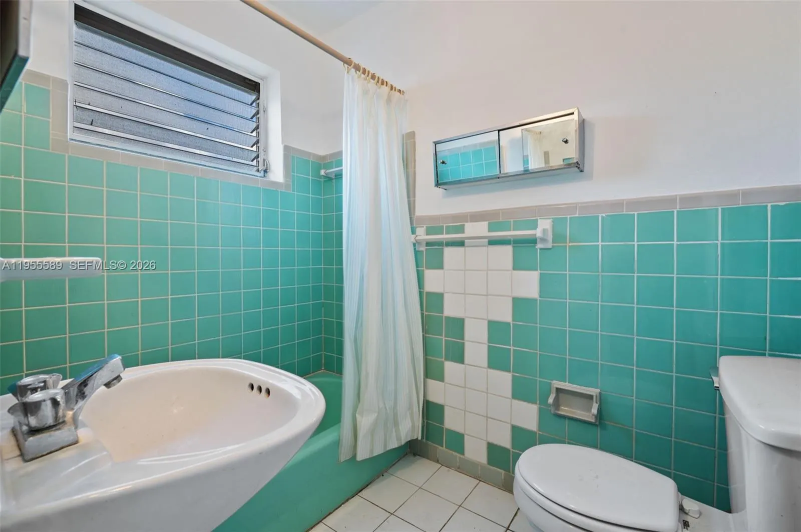 42 E 16th St, Hialeah, Florida 33010, Hialeah, Florida 33010, 4 Bedrooms Bedrooms, ,2 BathroomsBathrooms,Residential,For Sale,42 E 16th St, Hialeah, Florida 33010,A11955589