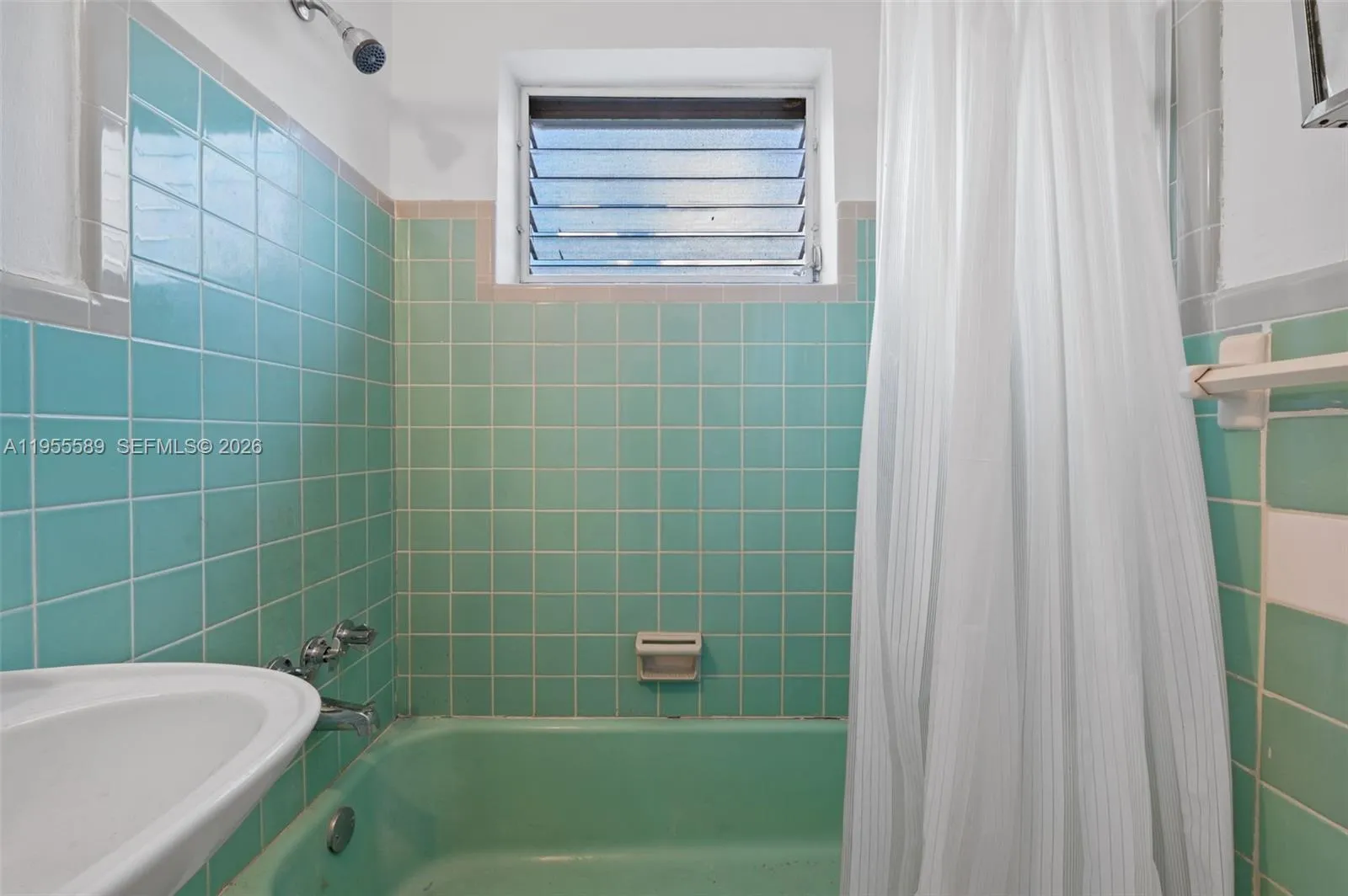 42 E 16th St, Hialeah, Florida 33010, Hialeah, Florida 33010, 4 Bedrooms Bedrooms, ,2 BathroomsBathrooms,Residential,For Sale,42 E 16th St, Hialeah, Florida 33010,A11955589