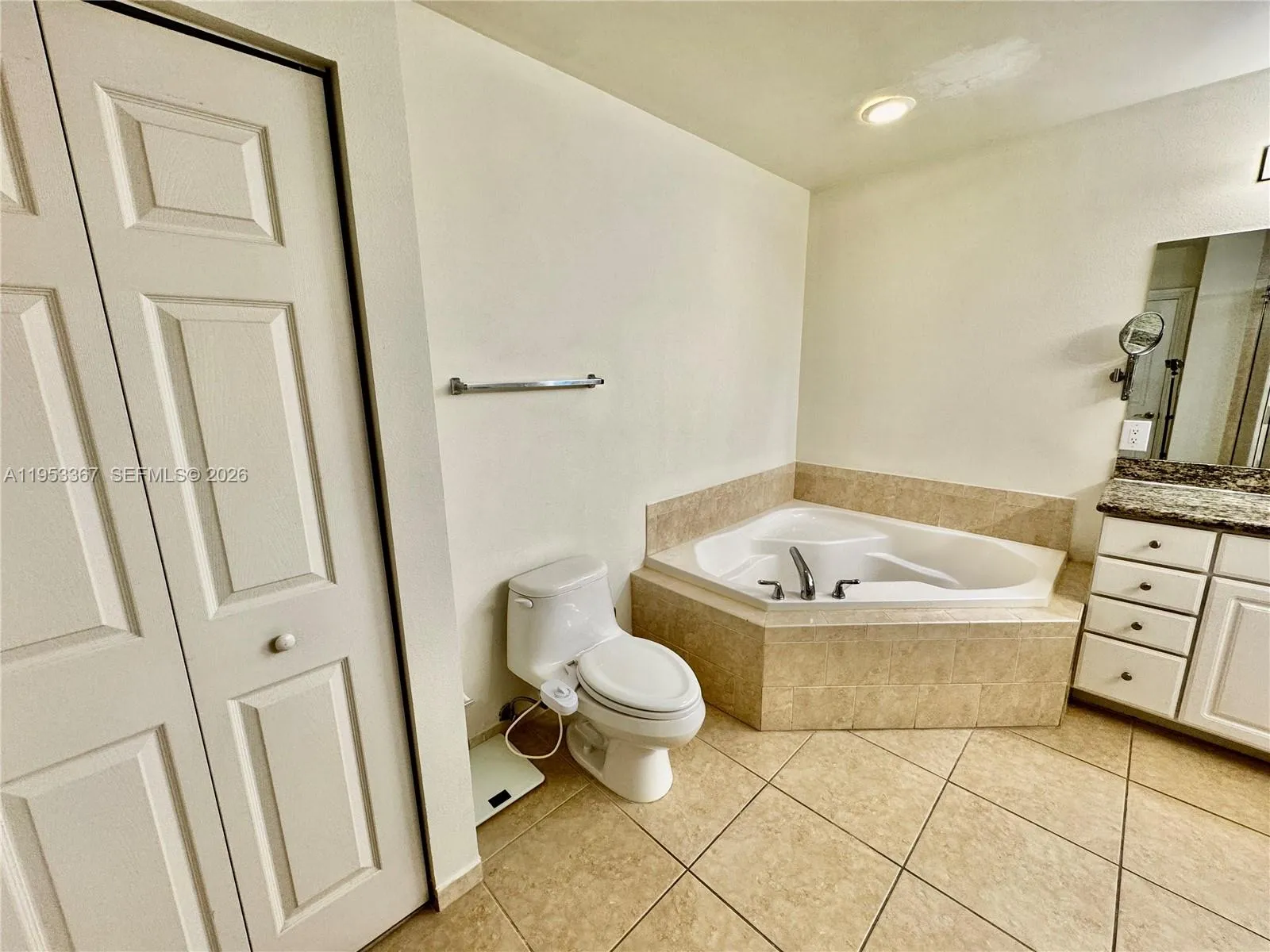 3001 Ne 185th St 514, Aventura, Florida 33180, Aventura, Florida 33180, 2 Bedrooms Bedrooms, ,2 BathroomsBathrooms,Residential,For Sale,3001 Ne 185th St 514, Aventura, Florida 33180,A11953367