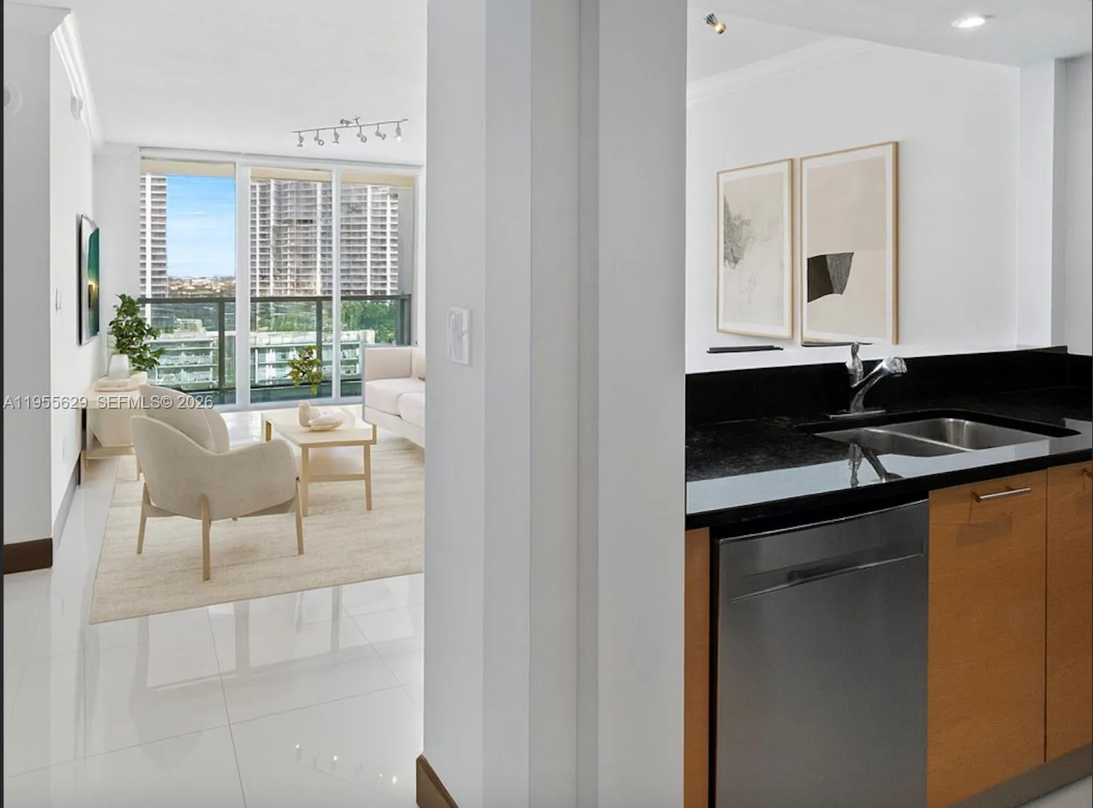 31 Se 5th St 1803, Miami, Florida 33131, Miami, Florida 33131, 1 Bedroom Bedrooms, ,1 BathroomBathrooms,Residential,For Sale,31 Se 5th St 1803, Miami, Florida 33131,A11955629