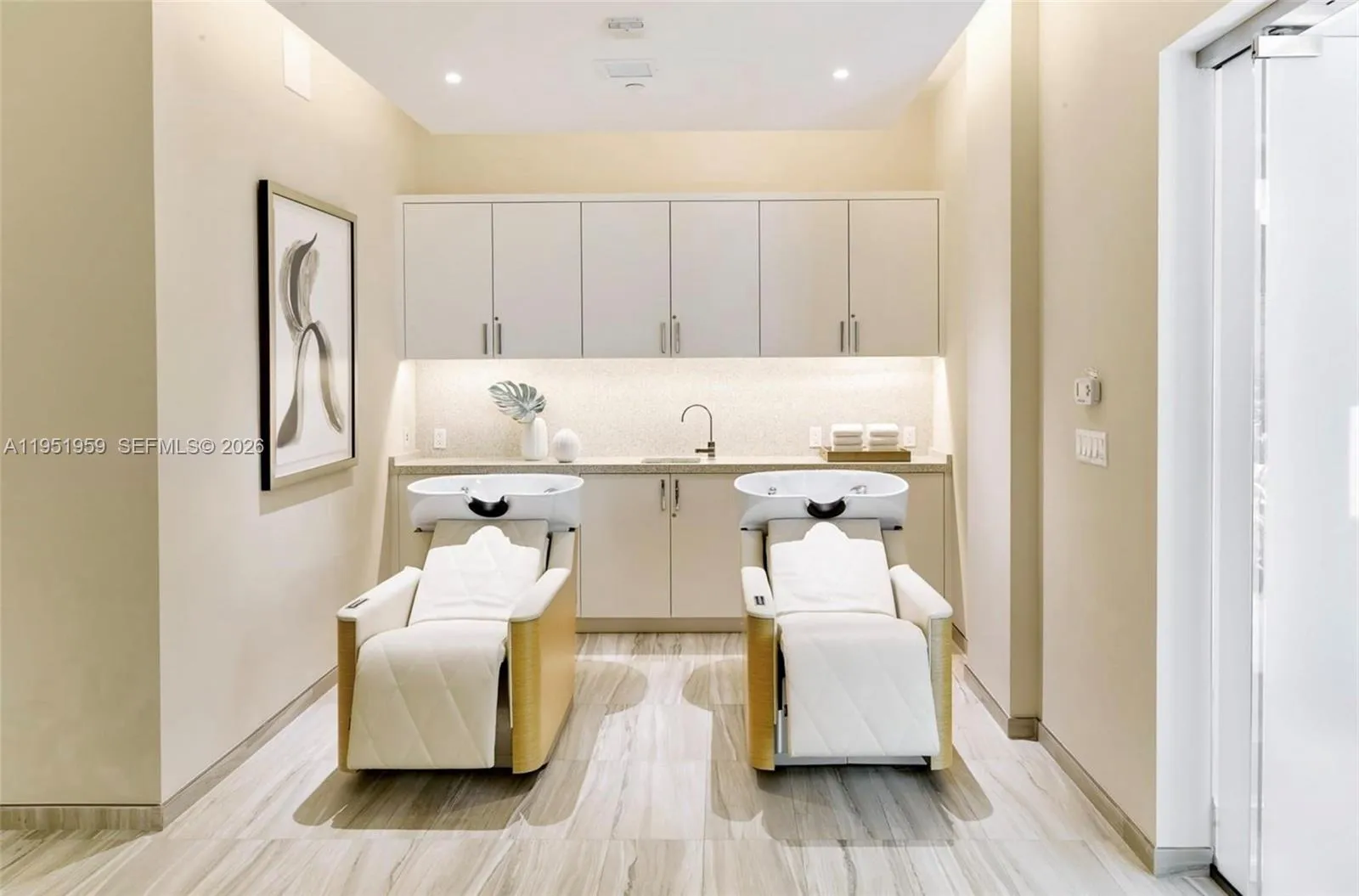 703 Crandon Blvd Ph-3, Key Biscayne, Florida 33149, Key Biscayne, Florida 33149, 3 Bedrooms Bedrooms, ,2 BathroomsBathrooms,Residential,For Sale,703 Crandon Blvd Ph-3, Key Biscayne, Florida 33149,A11951959