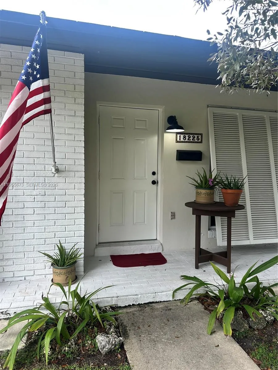 18225 Sw 94th Ave, Palmetto Bay, Florida 33157, Palmetto Bay, Florida 33157, 3 Bedrooms Bedrooms, ,1 BathroomBathrooms,Residential,For Sale,18225 Sw 94th Ave, Palmetto Bay, Florida 33157,A11955673