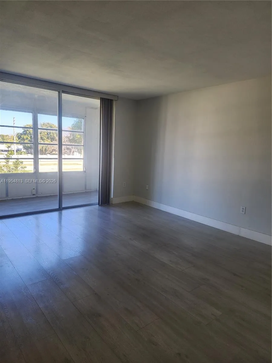 9101 Lime Bay Blvd 305, Tamarac, Florida 33321, Tamarac, Florida 33321, 2 Bedrooms Bedrooms, ,2 BathroomsBathrooms,Residential,For Sale,9101 Lime Bay Blvd 305, Tamarac, Florida 33321,A11954813