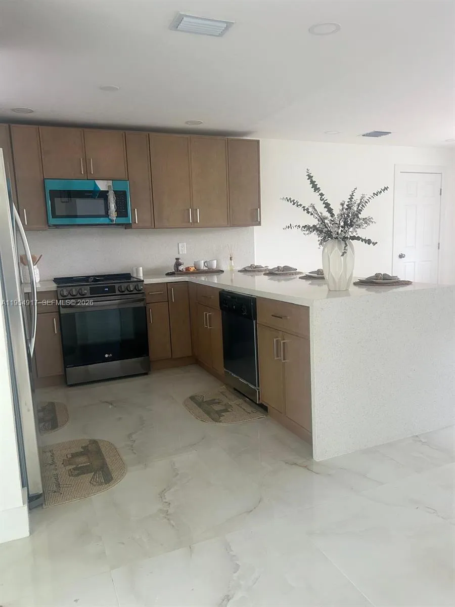 6271 Farragut St, Hollywood, Florida 33024, Hollywood, Florida 33024, 3 Bedrooms Bedrooms, ,2 BathroomsBathrooms,Residential,For Sale,6271 Farragut St, Hollywood, Florida 33024,A11954917