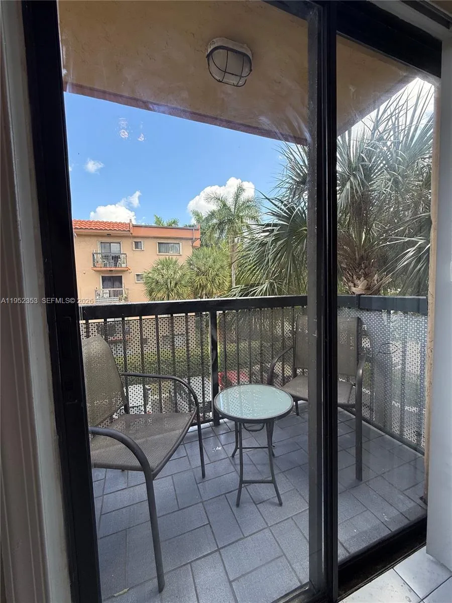 5490 W 21st Ct 308, Hialeah, Florida 33016, Hialeah, Florida 33016, 2 Bedrooms Bedrooms, ,2 BathroomsBathrooms,Residential Lease,For Rent,5490 W 21st Ct 308, Hialeah, Florida 33016,A11952353