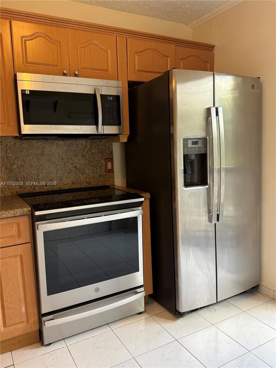 5490 W 21st Ct 308, Hialeah, Florida 33016, Hialeah, Florida 33016, 2 Bedrooms Bedrooms, ,2 BathroomsBathrooms,Residential Lease,For Rent,5490 W 21st Ct 308, Hialeah, Florida 33016,A11952353