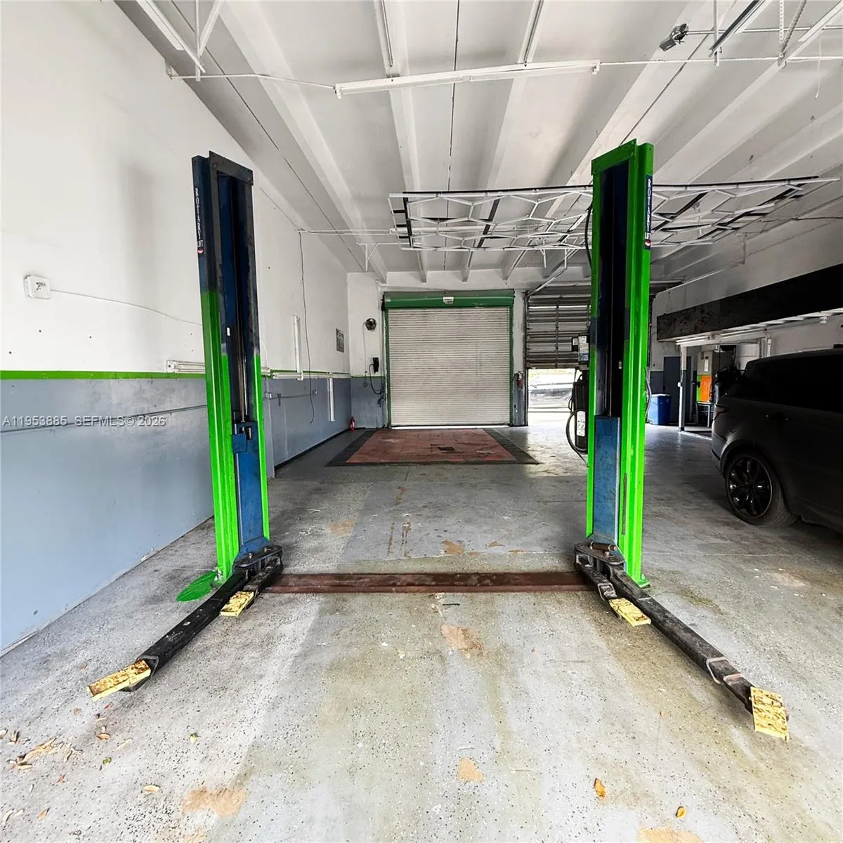 4711 W Hallandale Beach